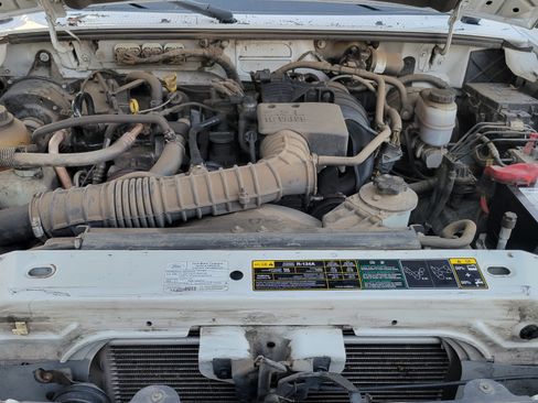 Used 2010 Ford Ranger XL image 10