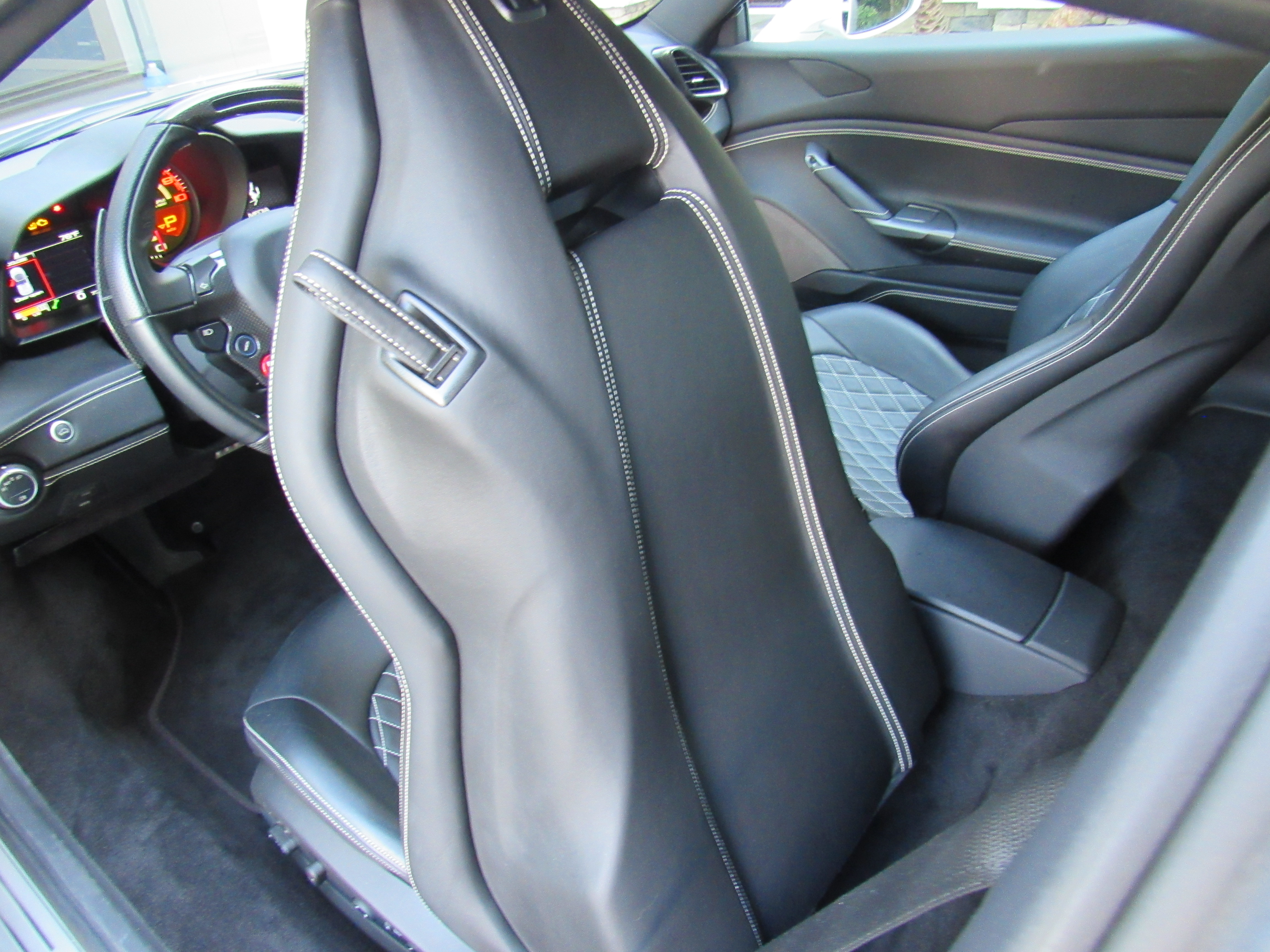 Used 2018 Ferrari 488 Spider RWD image 8