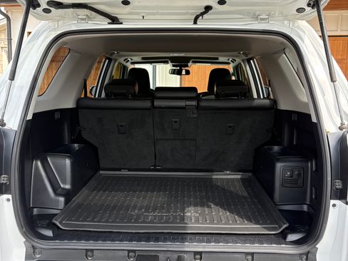 Used 2018 Toyota 4Runner TRD Off-Road Premium image 9