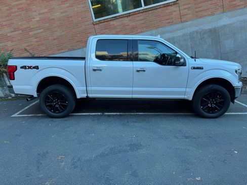 Used 2018 Ford F150 Lariat w/ Equipment Group 502A Luxury image 5