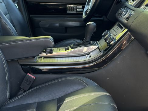 Used 2013 Land Rover Range Rover Sport HSE LUX w/ Luxury Interior Pkg image 12