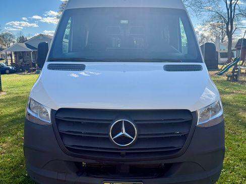 Used 2023 Mercedes-Benz Sprinter 2500 image 1