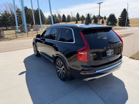 Used 2020 Volvo XC90 T8 Inscription image 9