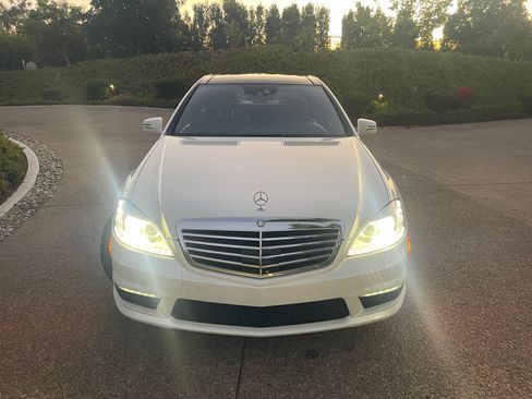Used 2011 Mercedes-Benz S 63 AMG image 19
