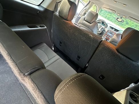 Used 2013 Chevrolet Traverse LT AWD/4WD image 2