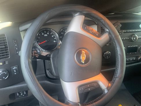 Used 2012 Chevrolet Silverado 2500 LT w/ Interior Plus Package AWD/4WD image 5