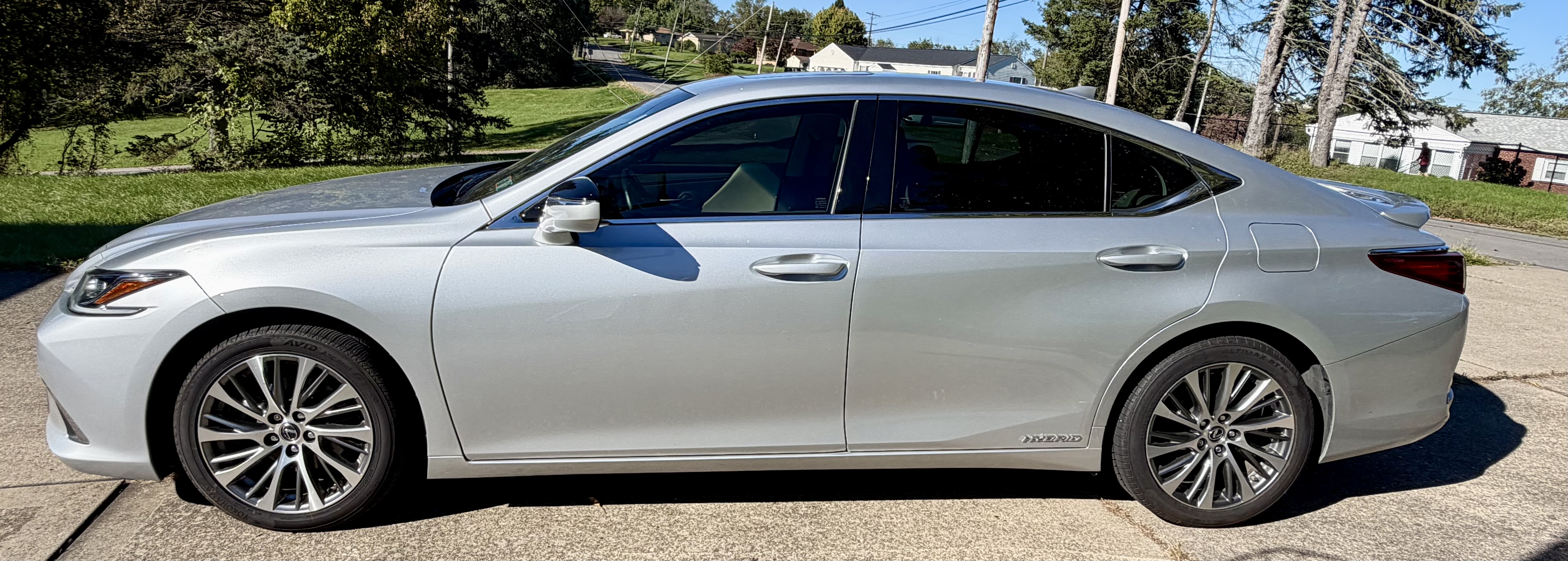 Used 2019 Lexus ES 300h FWD image 4