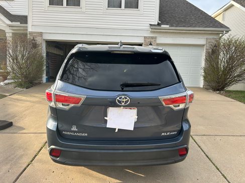 Used 2016 Toyota Highlander XLE image 5