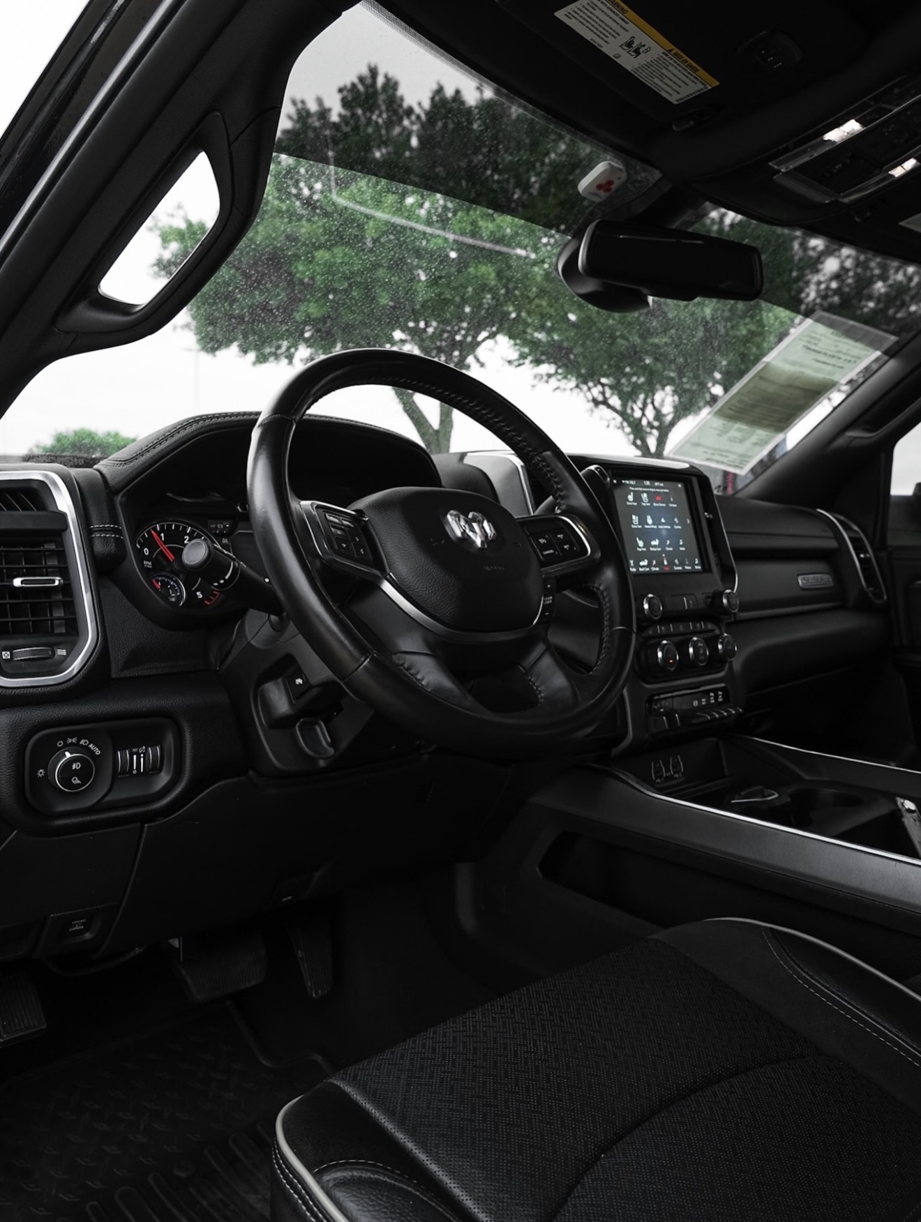 Used 2021 RAM 2500 Laramie w/ Night Edition AWD/4WD image 8