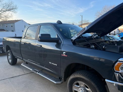 Used 2019 RAM 2500 Big Horn w/ Cold Weather Group image 10