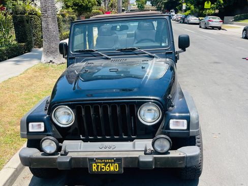 Used 2004 Jeep Wrangler 4WD w/ Dual Top Group image 9