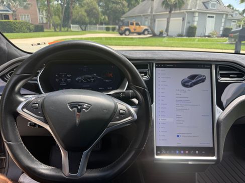 Used 2015 Tesla Model S 70D AWD/4WD image 23