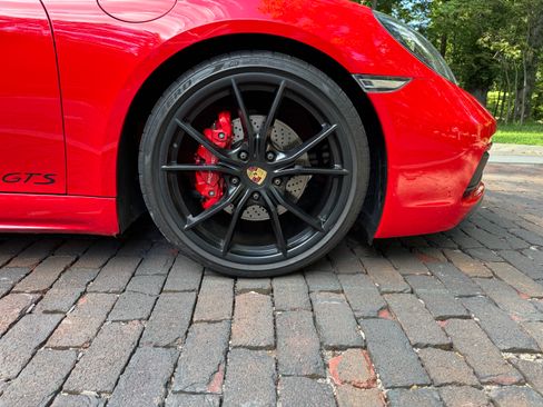 Used 2018 Porsche 718 Cayman GTS RWD image 13
