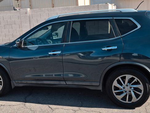 Used 2015 Nissan Rogue SL w/ SL Premium Package image 1