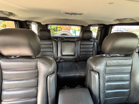Used 2006 HUMMER H2 w/ Limited Edition H2 AWD/4WD image 13