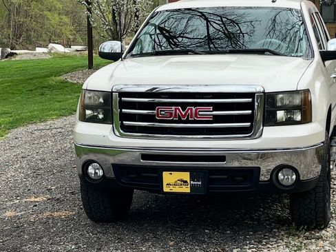Used 2013 GMC Sierra 1500 SLE w/ Power Tech Package image 1
