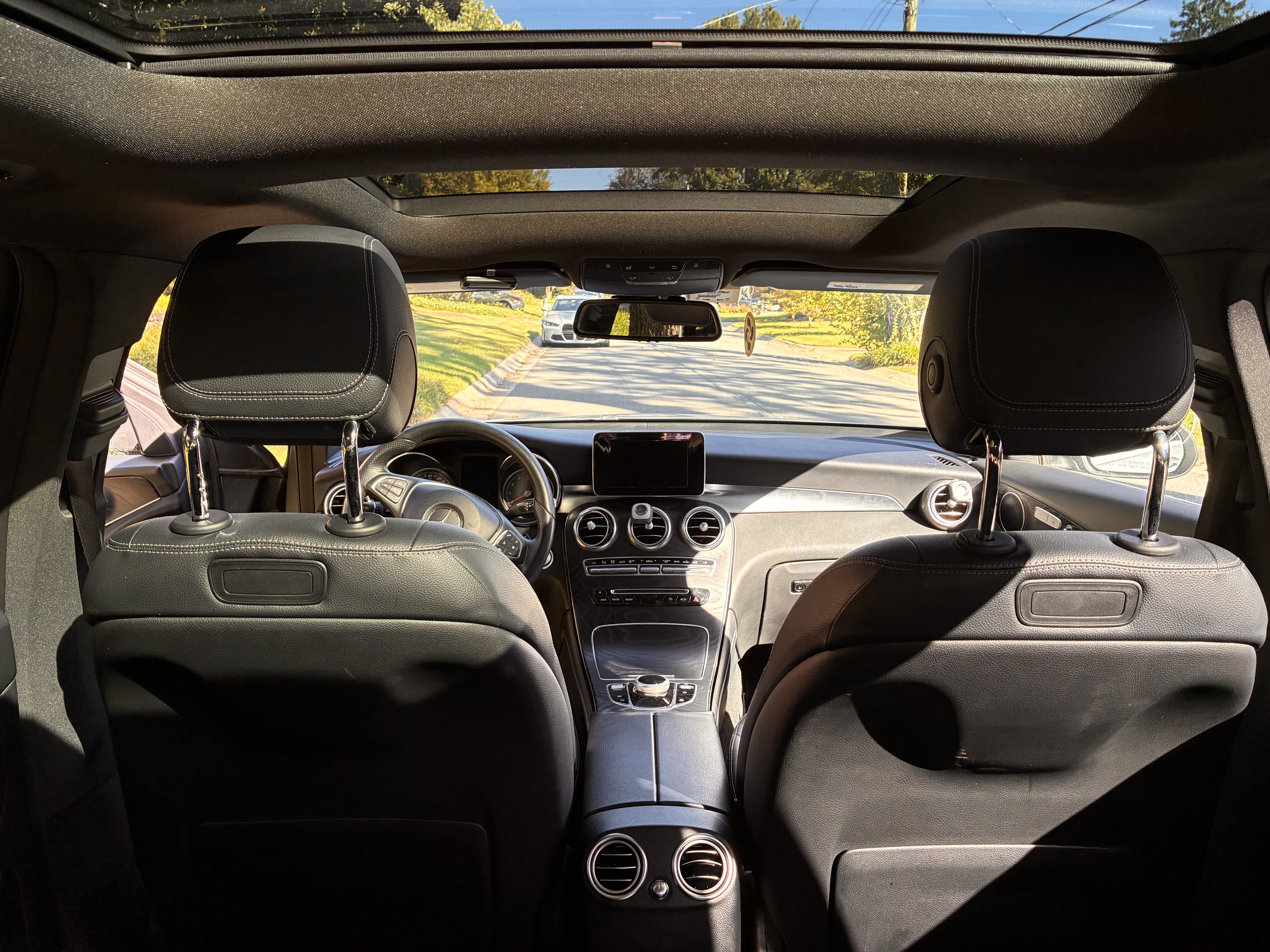 Used 2018 Mercedes-Benz GLC 300 image 4