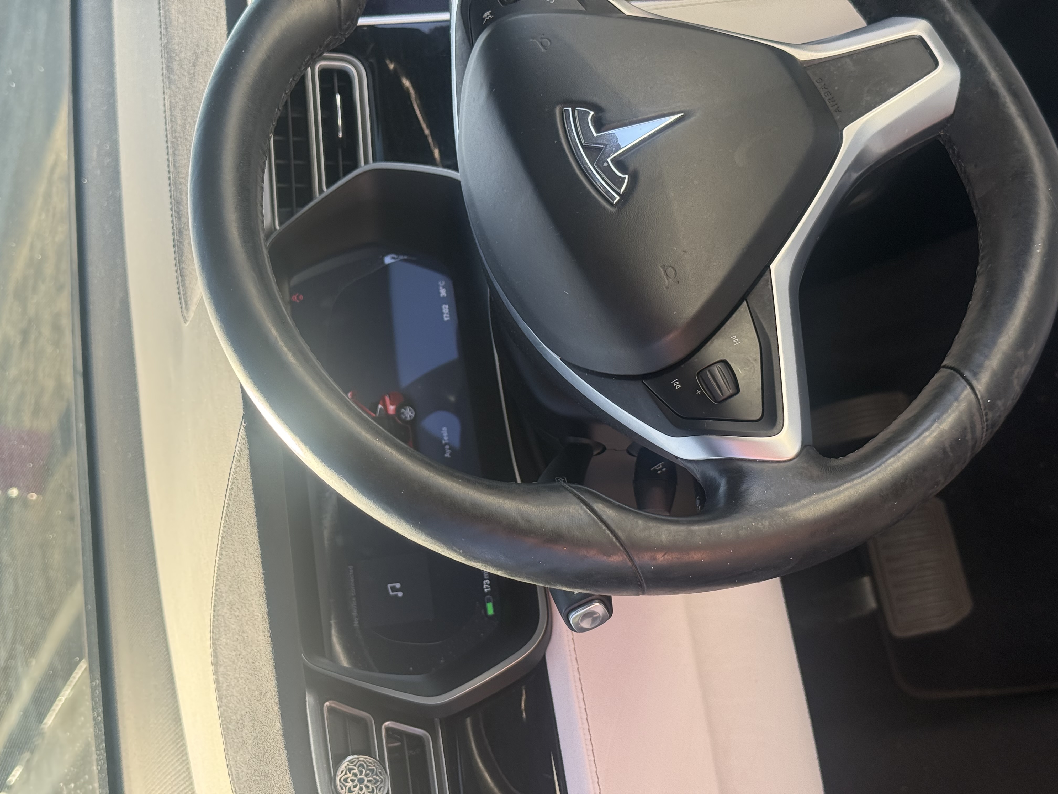 Used 2017 Tesla Model X 100D AWD/4WD image 9