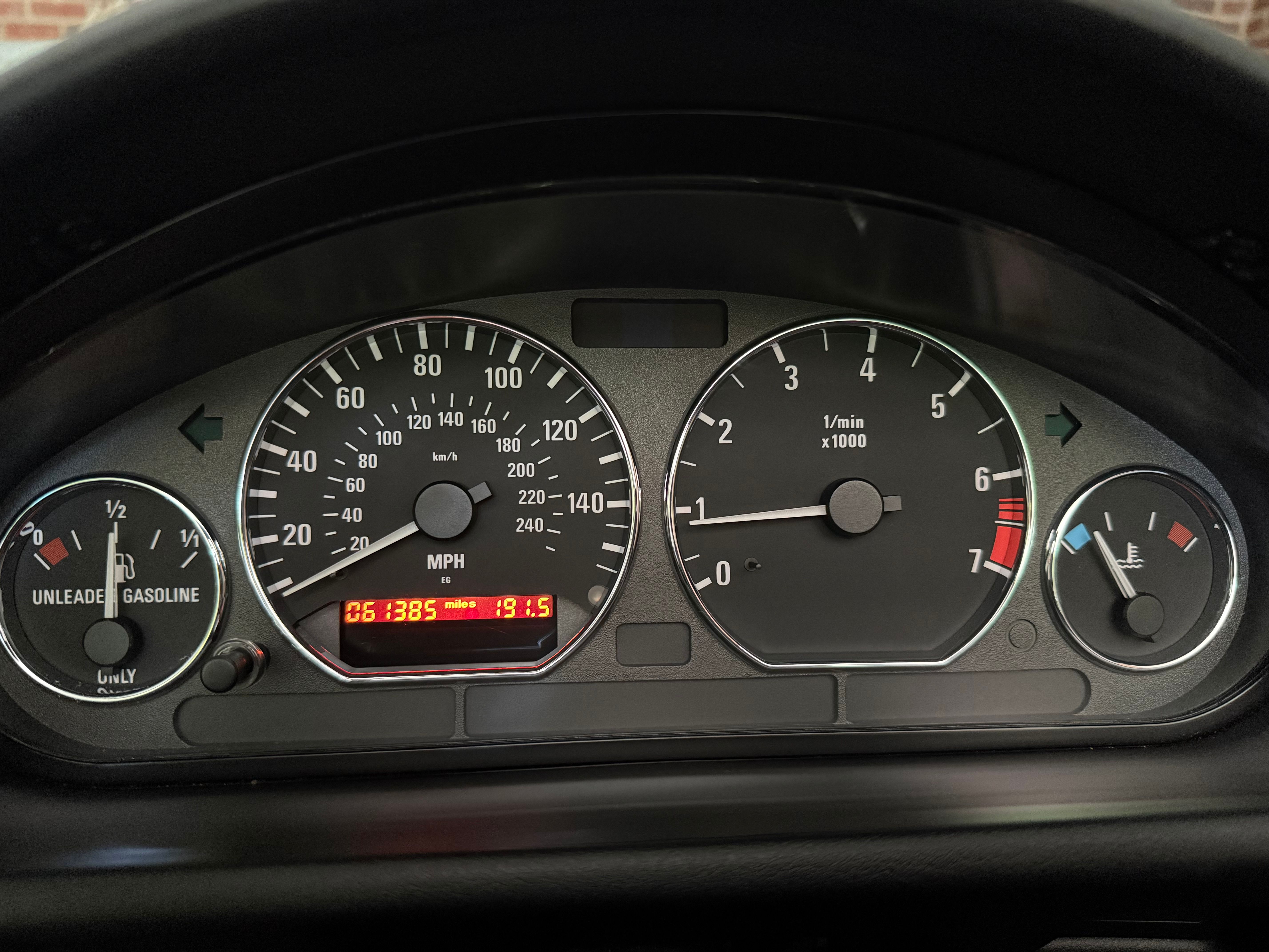 Used 2000 BMW Z3 2.5i RWD image 15