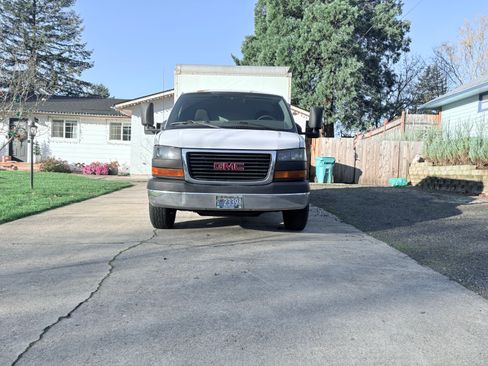 Used 2003 GMC Savana 3500 image 4