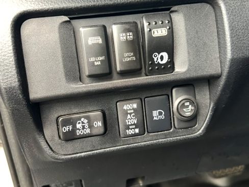 Used 2019 Toyota Tacoma TRD Off-Road w/ Technology Package image 13