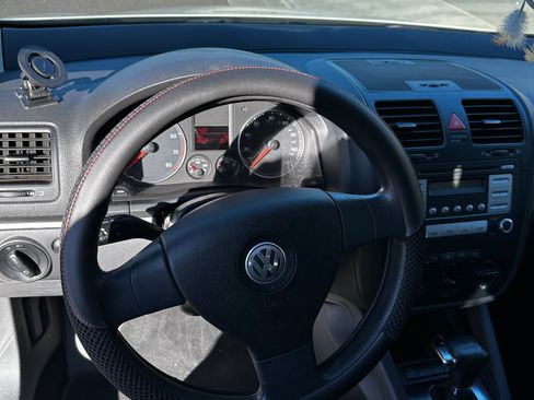 Used 2009 Volkswagen Jetta S image 8