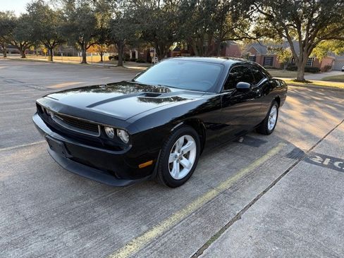 Used 2012 Dodge Challenger SXT w/ Sound Group image 2