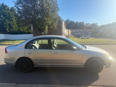Used 2003 Honda Civic LX image 2
