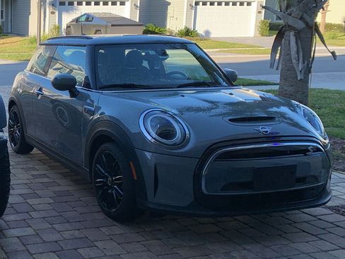 Used 2023 MINI Cooper SE image 1