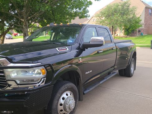 Used 2019 RAM 3500 Laramie image 19