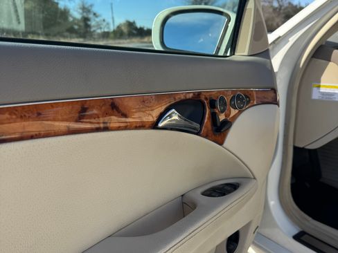 Used 2005 Mercedes-Benz E 320 CDI Sedan image 6