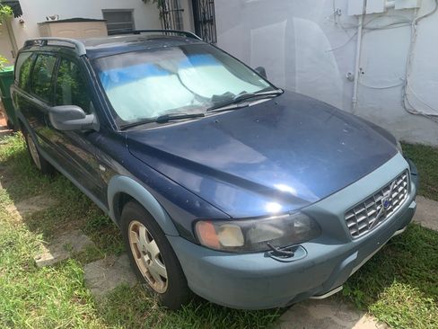 Used 2002 Volvo V70 Cross Country AWD/4WD image 10