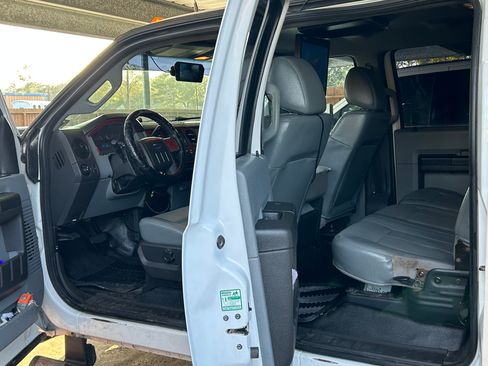 Used 2014 Ford F350 XL w/ Power Equipment Group image 5