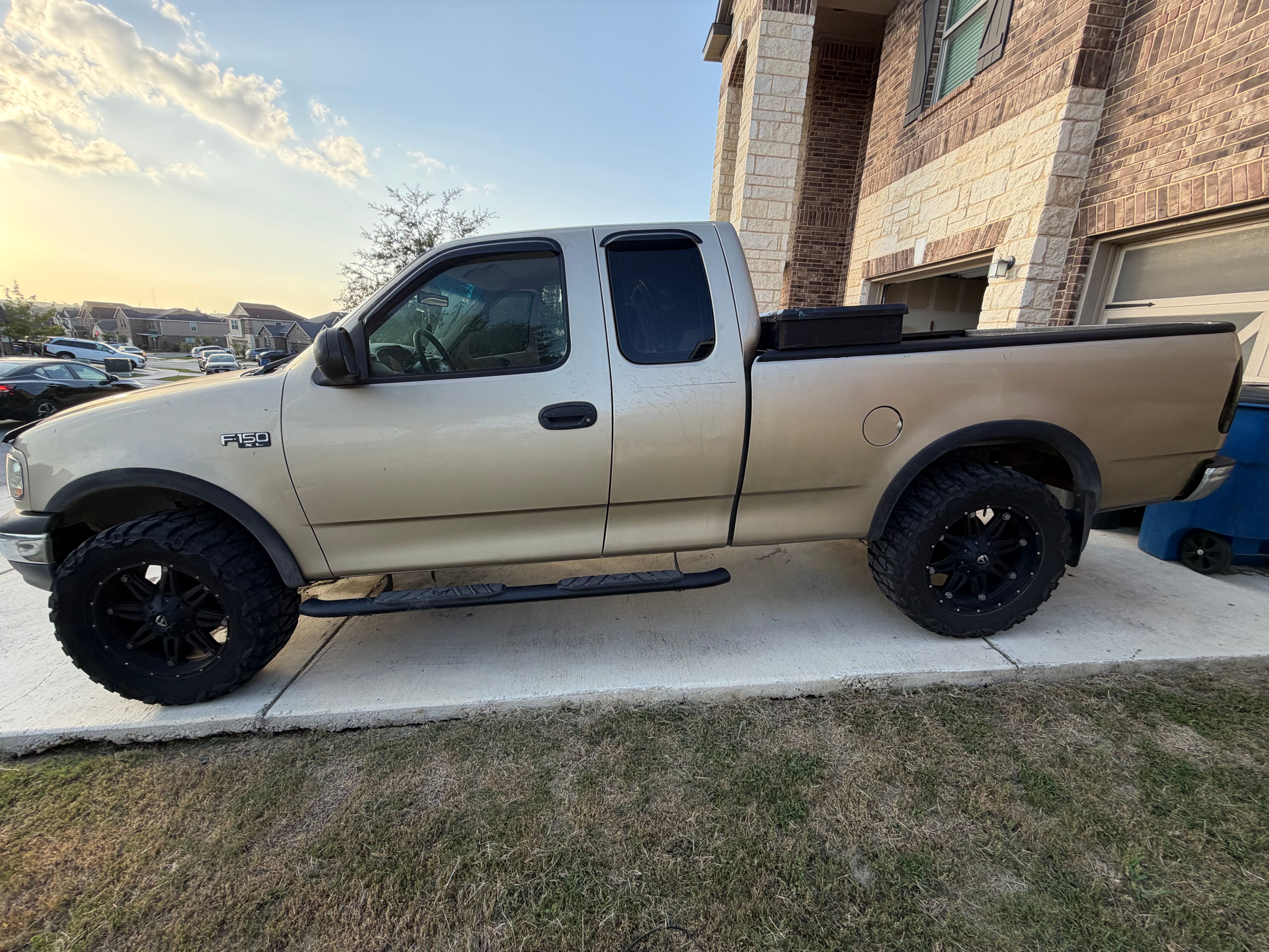Used 1999 Ford F150 2WD SuperCab image 2