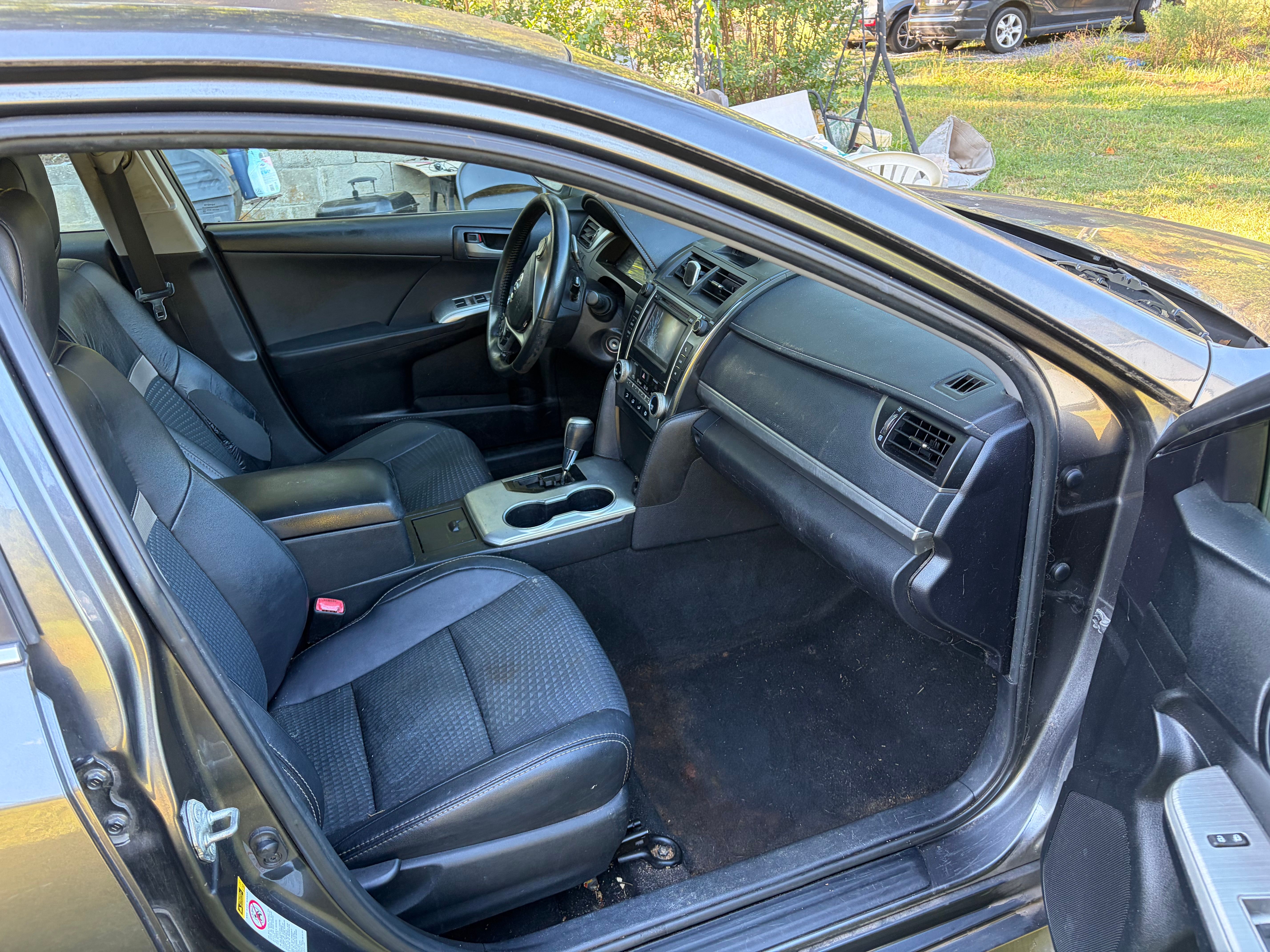 Used 2013 Toyota Camry SE FWD image 14