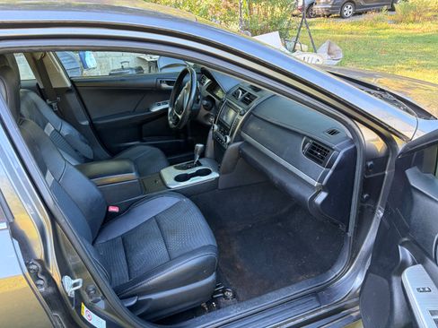 Used 2013 Toyota Camry SE FWD image 14