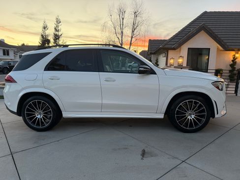 Used 2020 Mercedes-Benz GLE 450 4MATIC image 2