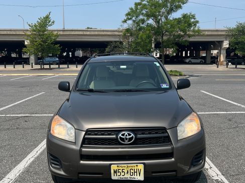 Used 2012 Toyota RAV4 FWD w/ Value Pkg image 4