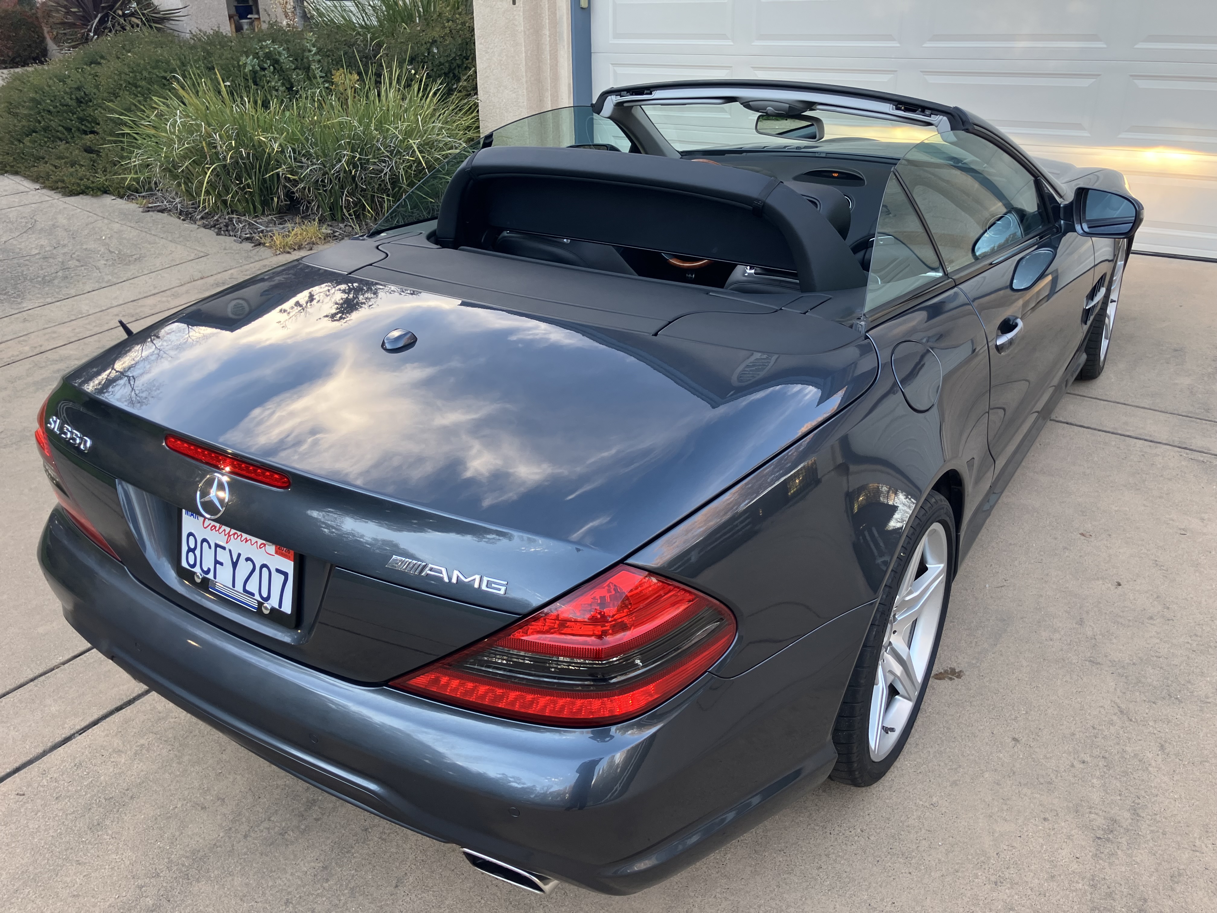 Used 2011 Mercedes-Benz SL 550 image 9