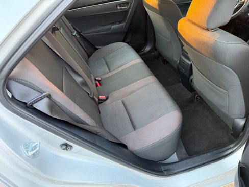 Used 2017 Toyota Corolla LE image 10