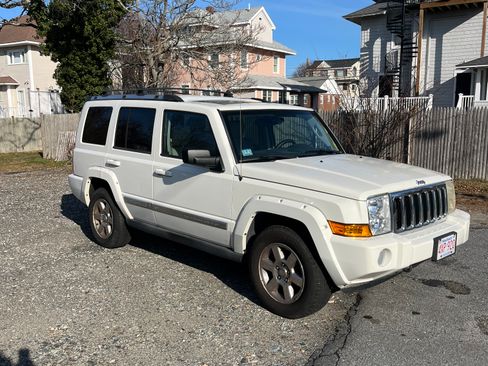 Used 2007 Jeep Commander Limited image 5