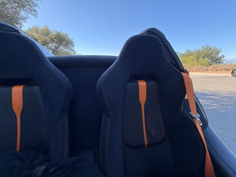 Used 2018 McLaren 570S Spider RWD image 22