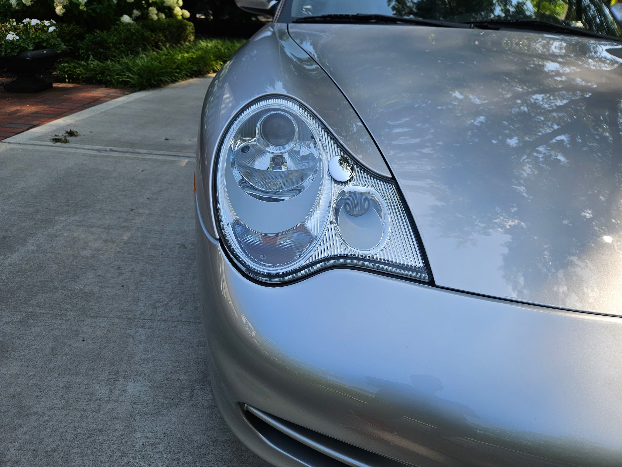 Used 2005 Porsche 911 Cabriolet image 11