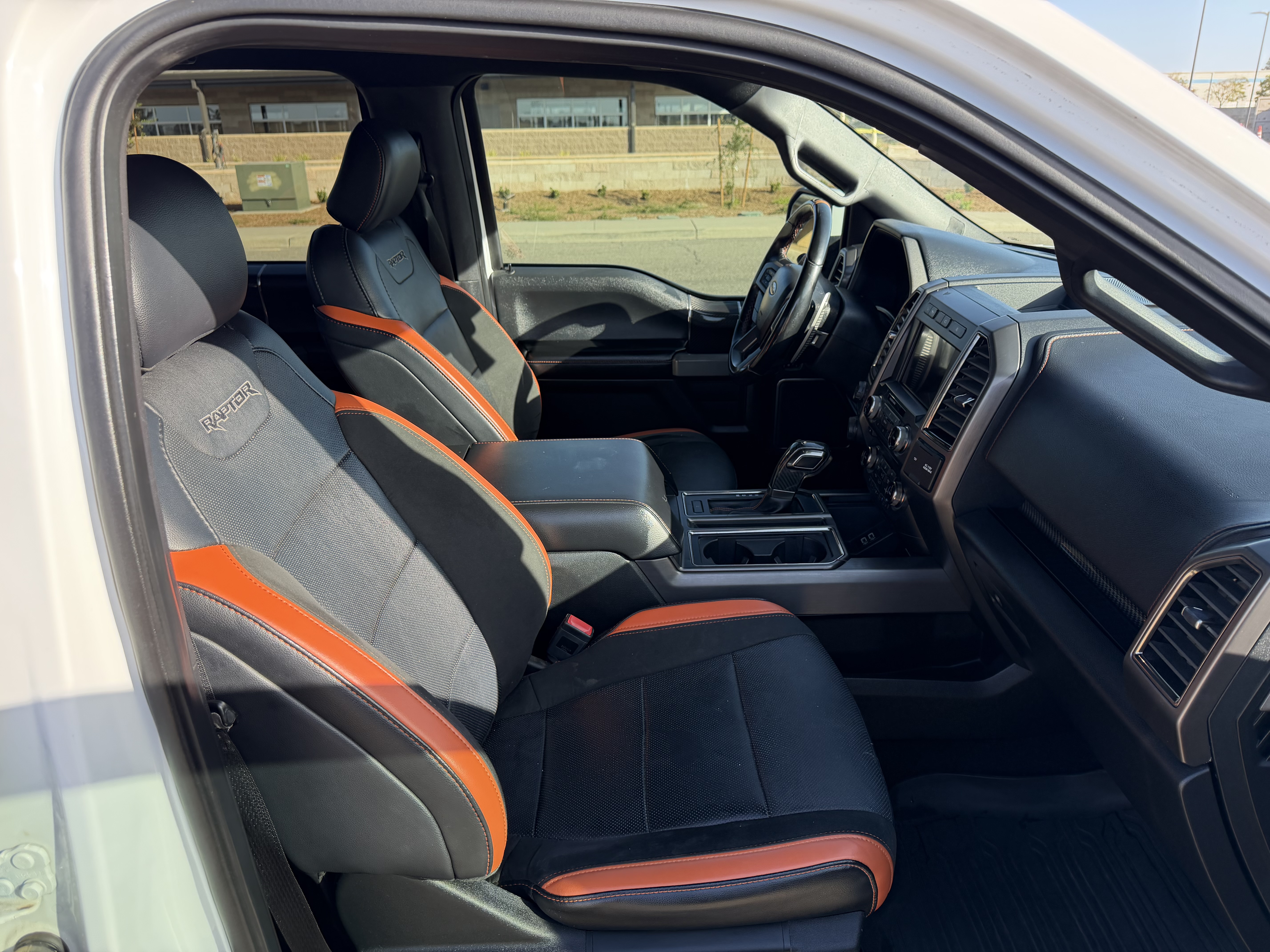Used 2018 Ford F150 Raptor w/ Equipment Group 802A Luxury AWD/4WD image 15