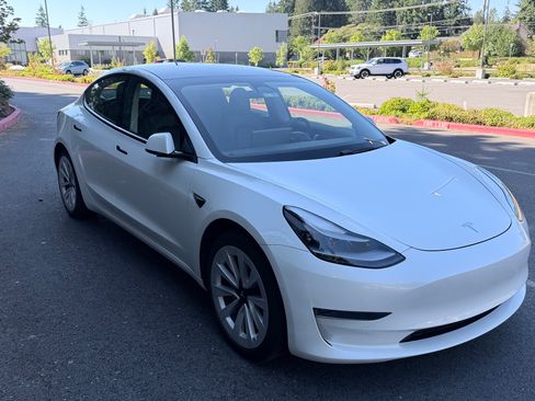 Used 2021 Tesla Model 3 Standard Range Plus RWD image 10