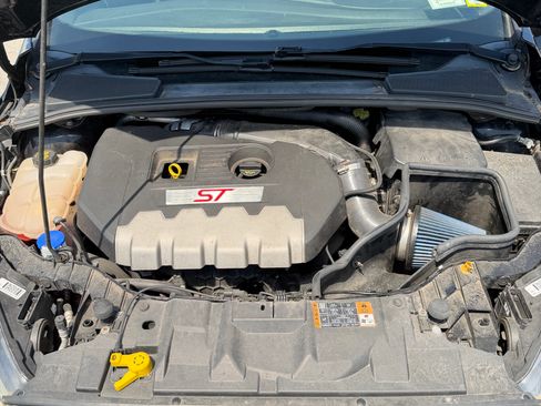 Used 2018 Ford Focus ST w/ Equipment Group 401A FWD image 11