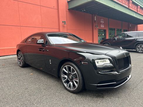 Used 2018 Rolls-Royce Wraith RWD image 2