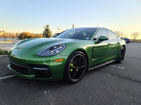 Used 2018 Porsche Panamera 4 image 1