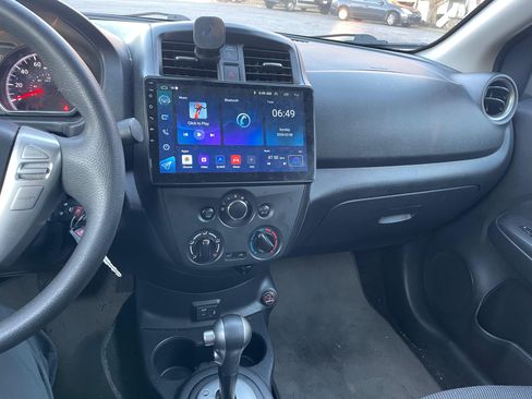 Used 2018 Nissan Versa SV image 8