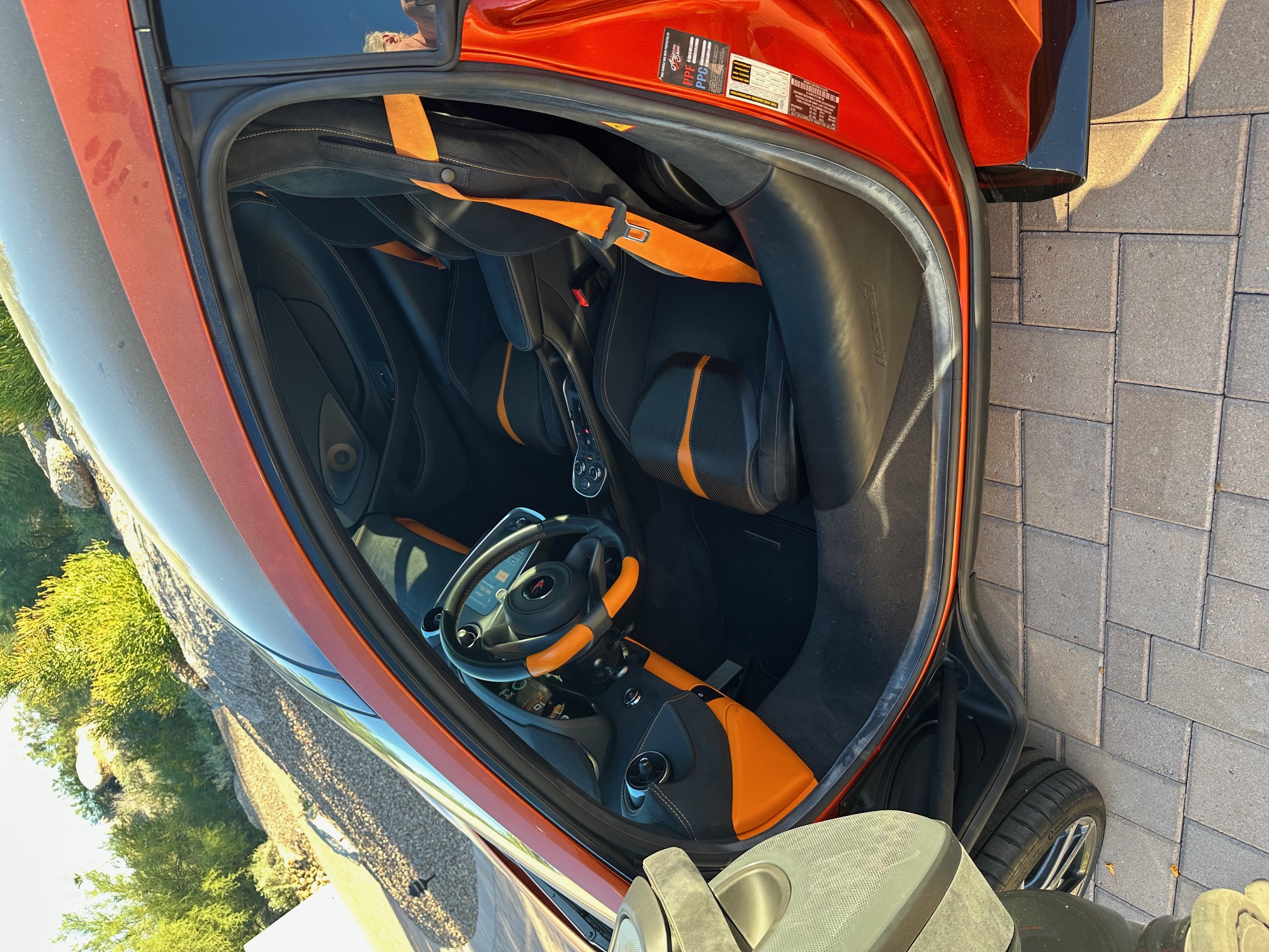Used 2018 McLaren 570S RWD image 8
